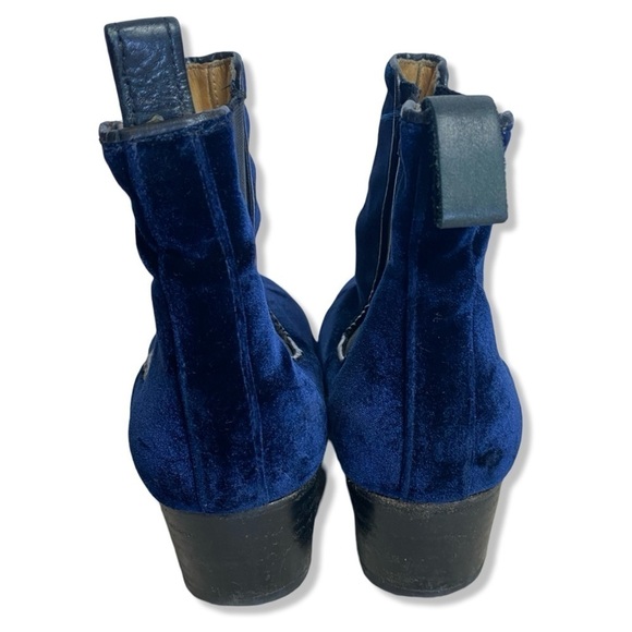 ⭐️BLUE VELVET Ankle Boots Size 8.5 - Picture 4 of 12